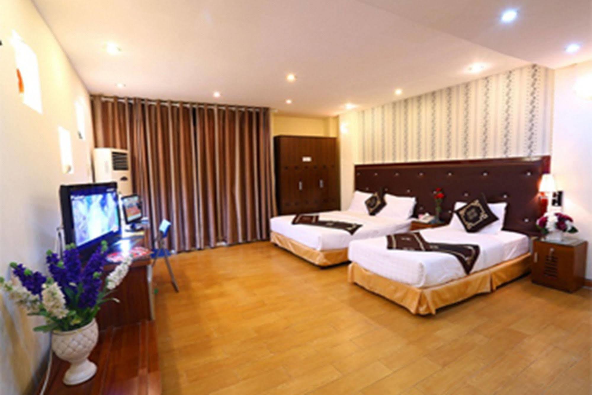 A25 Hotel - 46 Chau Long Hanoi Buitenkant foto