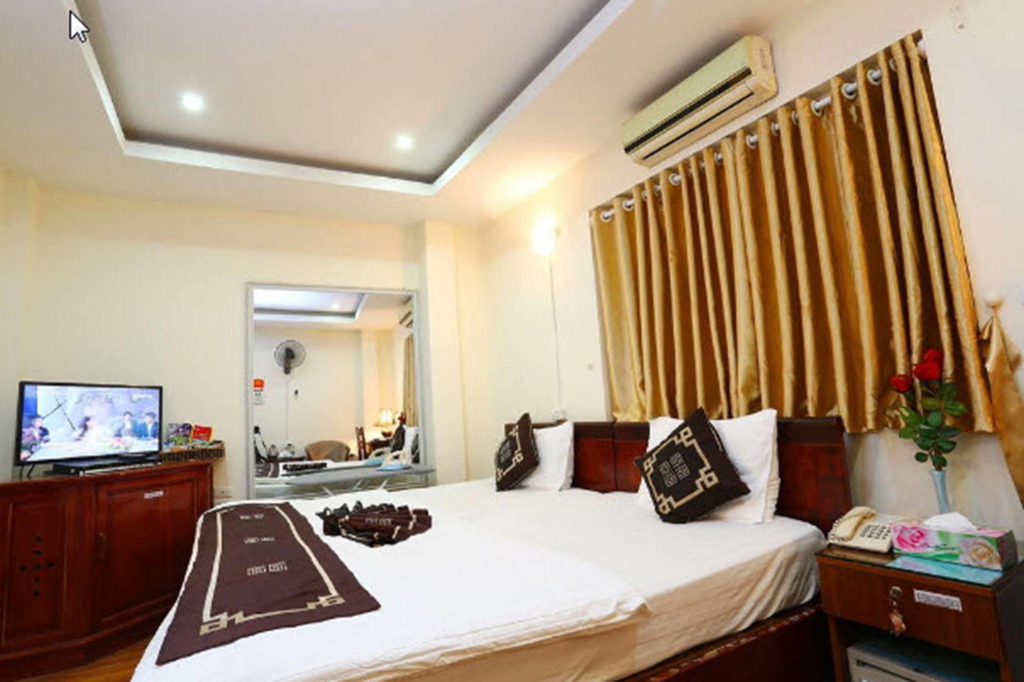 A25 Hotel - 46 Chau Long Hanoi Buitenkant foto
